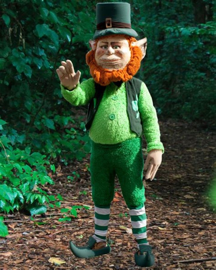 Can leprechauns see green?