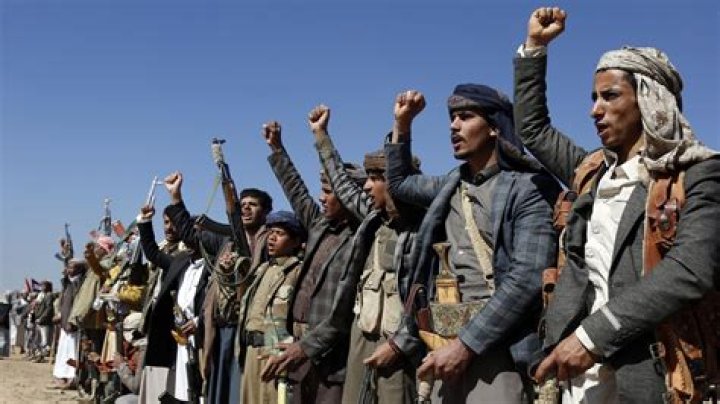 Does Iran support Houthi rebels?