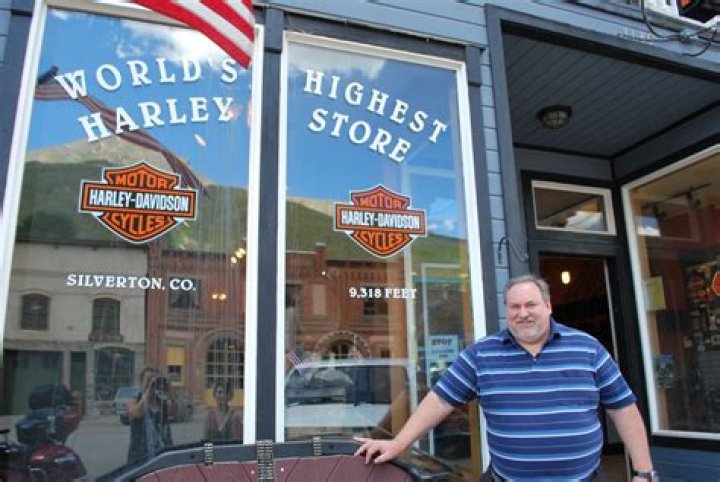 How Gordon Hayward met his wife?