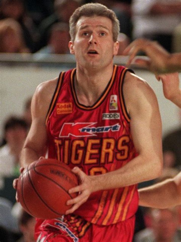 How old is andrew gaze?