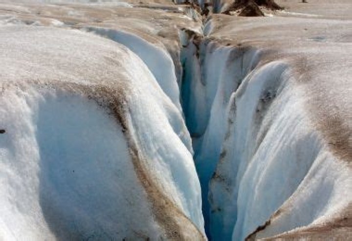 Is it crevice or crevasse?