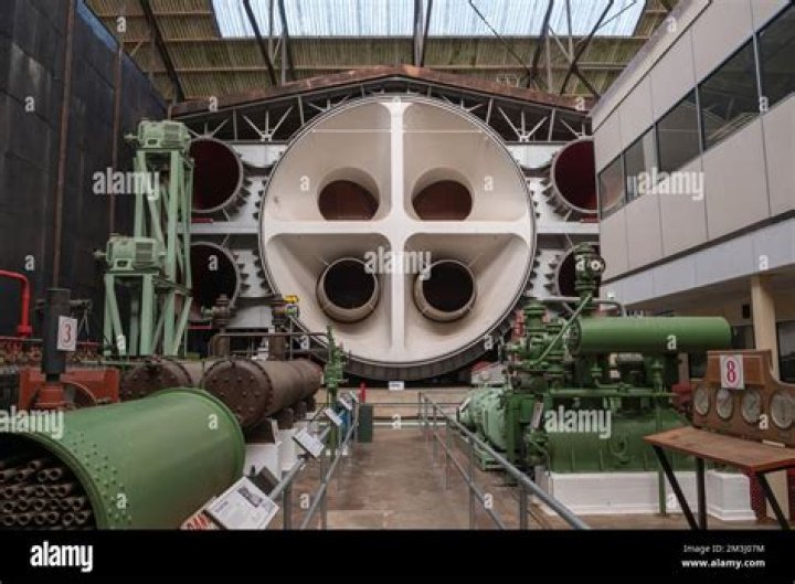 What aircraft did Barnes Wallis design?