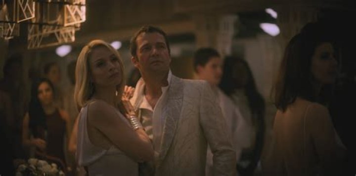 What are envoys in Altered Carbon?