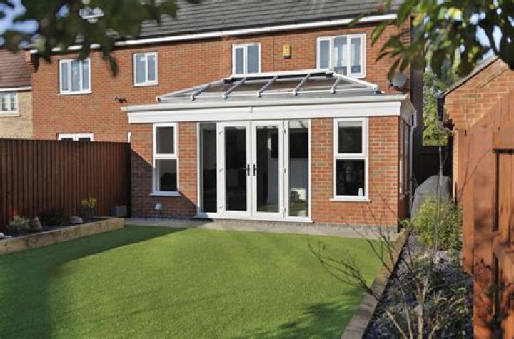 What is the difference between orangeries and conservatories?