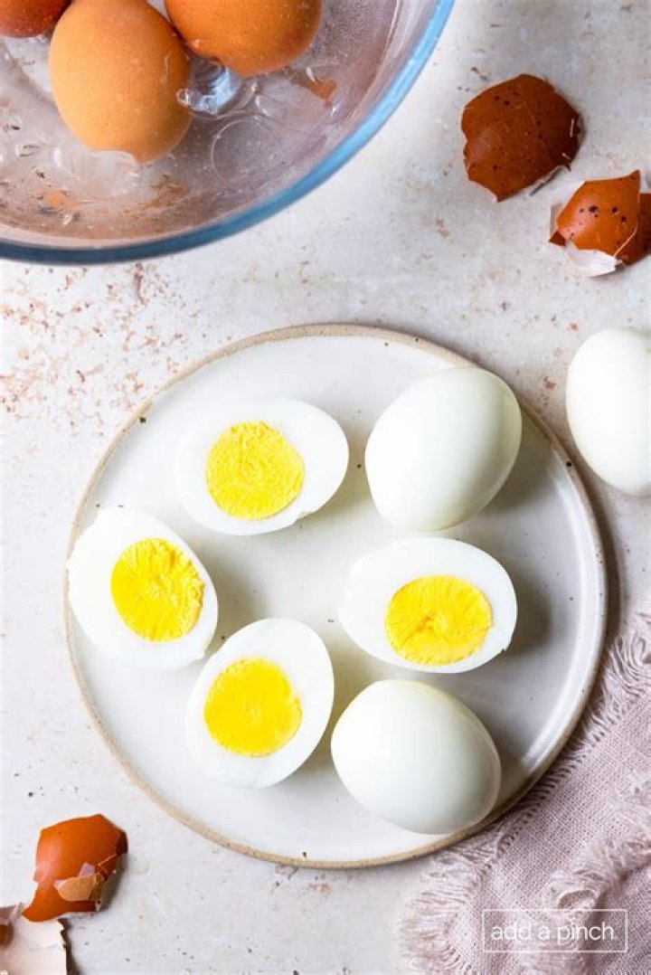 Will a hard boiled egg float?