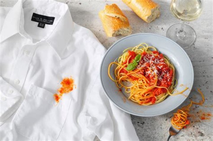 Will tomato soup stain clothes?
